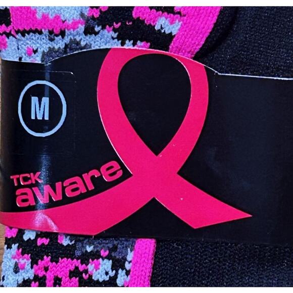 NWT TCK Twin City Digital Camo Breast Cancer Awareness Crew Socks M - Picture 4 of 4